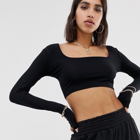 PrettyLittleThing Tops - PrettyLittleThing long sleeve crop top 🍒